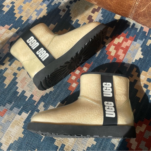 UGG Classic Clear Mini Boot Womens Size 7 - Picture 7 of 12